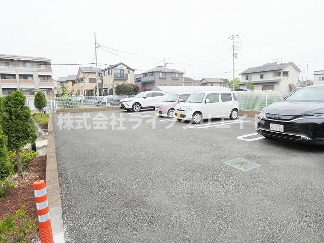 クラールKⅡの駐車場