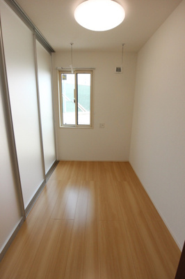 【寝室】 | メープルコート