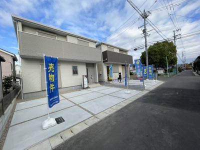 【外観】 | FIRST TOWN 　守山区中志段味全２棟〈仲介手数料無料〉 | 撮影
社長の村田です！
自らプレイヤーとして営業しています
長年の経験と実績から皆様により良いマイホーム購入のご提案をいたします。
住宅ローンの不安や購入後の不安等何でもご相談ください。