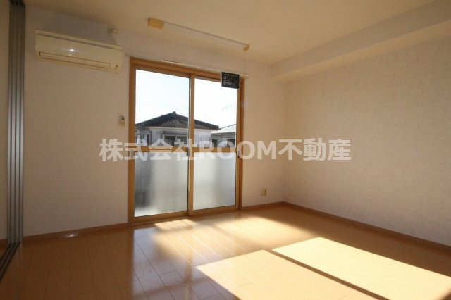 グリーンヒルズたかおの居間・リビング|ゆったり過ごせる居間です