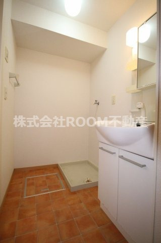 グリーンヒルズたかおの洗面所|明るい洗面所です