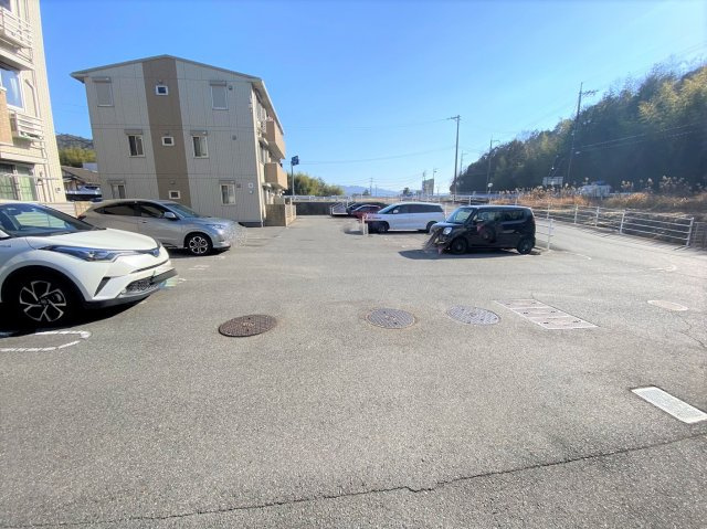 ソレイユAの駐車場