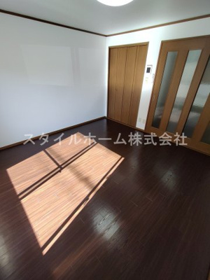 【居間・リビング】 | ベルメゾン・ローズ | 別部屋写真です。