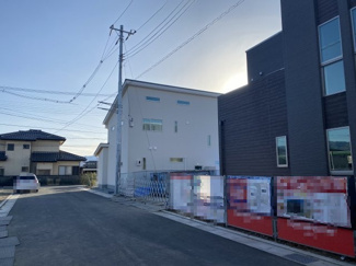 【前面道路含む現地写真】 | 前面道路含む現地写真です