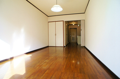 【居間・リビング】 | メゾンスコール | ゆったりとした居間です