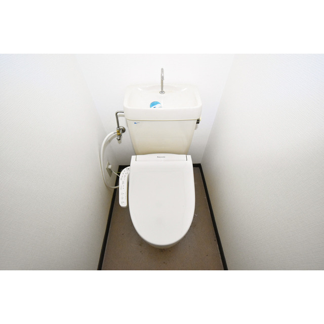 メゾンスコールのトイレ|落ち着いた色調のトイレです