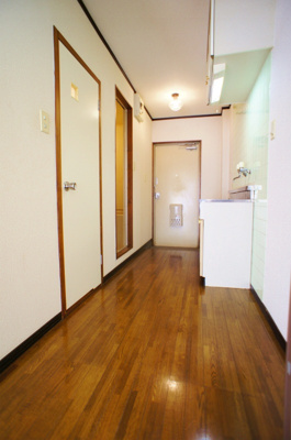 【内装】 | メゾンスコール | 明るい色調の室内です