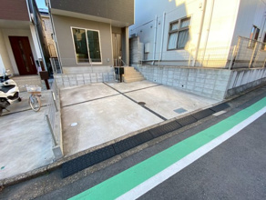 【駐車場】