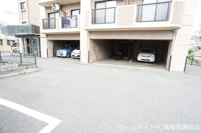 ニュー水前寺の駐車場