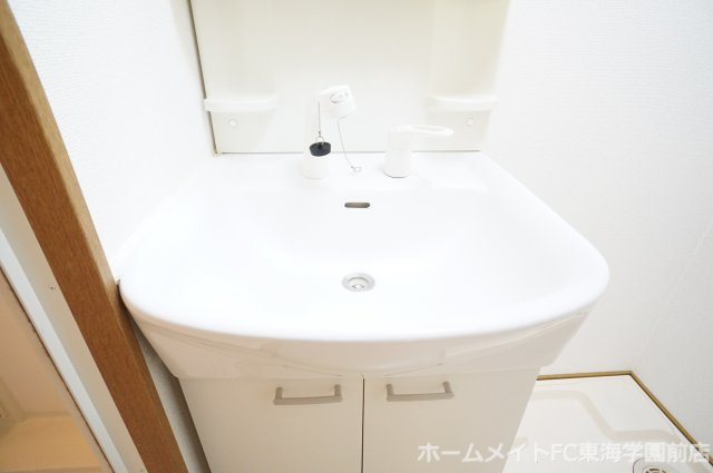 ニュー水前寺の独立洗面台