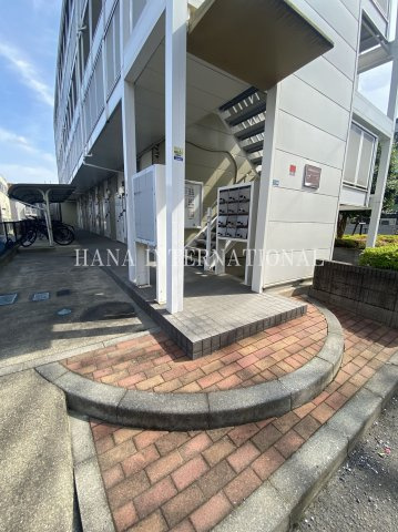 ファミリアシモサトのエントランス