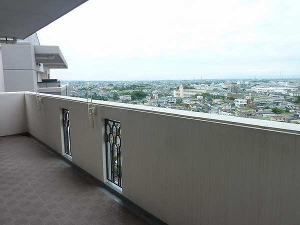 久留米市荘島町の賃貸マンションのバルコニー|広々としたバルコニーです
