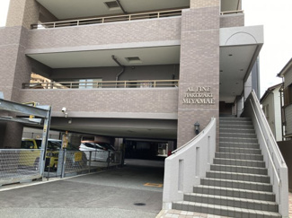 【駐車場】 | 敷地内駐車場に空きがあるので、車をお持ちの方でも安心ですね