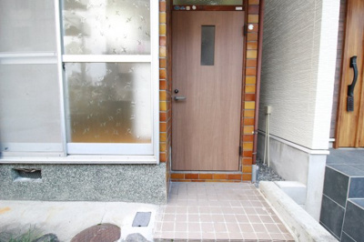 【玄関】 | 桜ヶ丘３丁目貸家