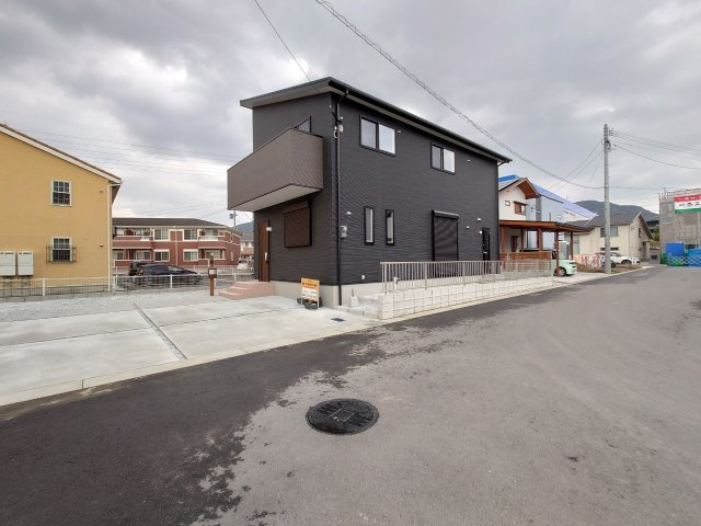 ーSUN COURT－サンコートー小倉南区葛原東5丁目　【小倉南区　新築戸建て】の前面道路含む現地写真|前面道路は交通量も少なく駐車もしやすいですよ♪　【小倉南区　新築戸建て】
