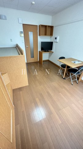 レオパレスウエストグリーンリバーの寝室