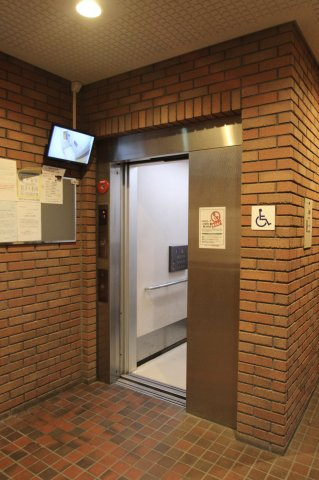 メロディーハイム関目高殿のエントランス