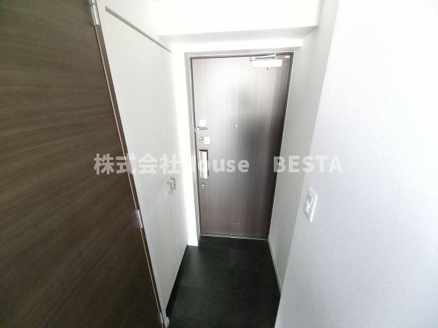 LEGESTA兵庫リバージュの玄関