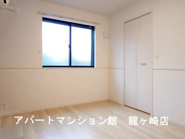 ノーブル ウエストⅤの寝室