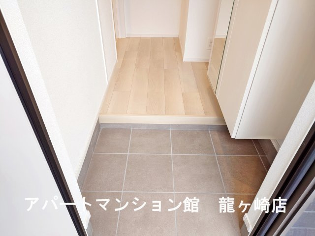 ノーブル ウエストⅤの玄関