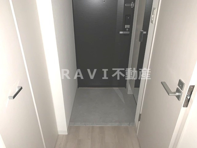 エスリード大阪城PREMIER(エスリード大阪城プレミア)　BRAVI不動産の玄関|【エスリード大阪城PREMIER(エスリード大阪城プレミア)】明るい玄関です