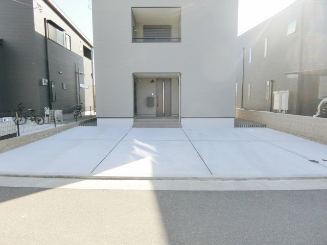 はつが野４丁目一戸建ての駐車場