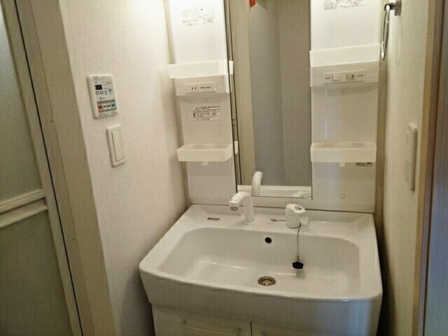 ペアハウスヒロセＩの独立洗面台|洗面所