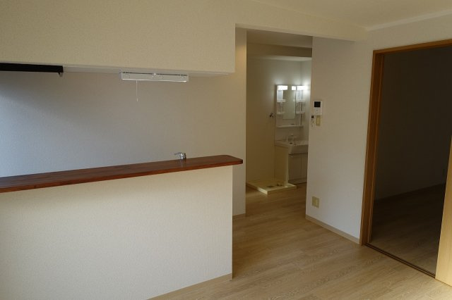 グランドハイツ浜甲子園の居間・リビング