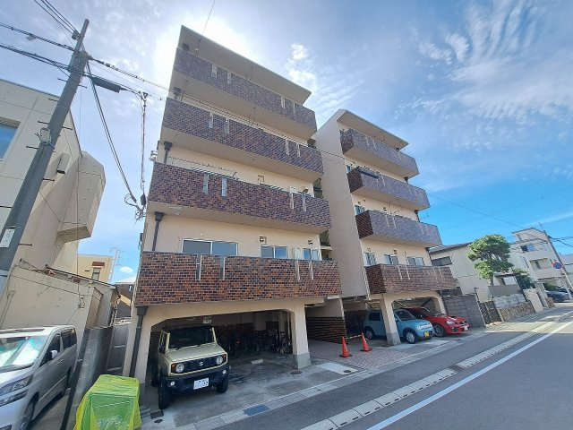 グランドハイツ浜甲子園の外観