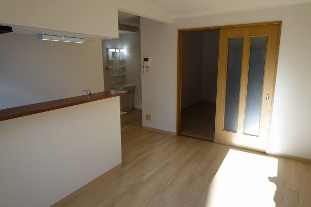 グランドハイツ浜甲子園の居間・リビング