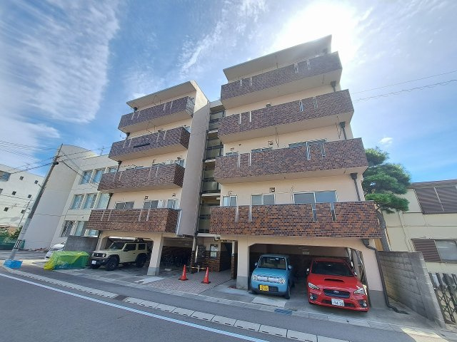 グランドハイツ浜甲子園の外観