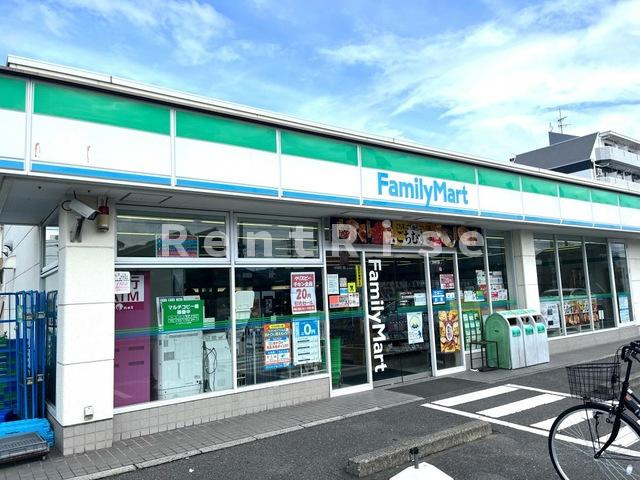 ロイヤル木の家 Ⅱ番館|ファミリーマート 一宮今伊勢駅前店 0.7km