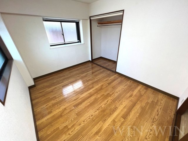 リヴァージュ北島の洋室