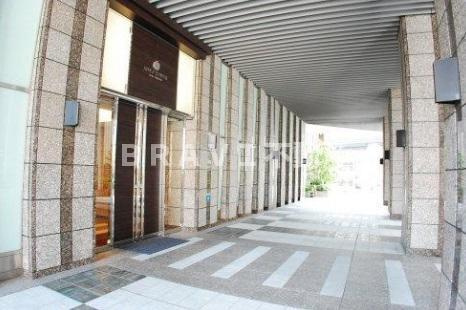 アップルタワー大阪谷町　BRAVI不動産のエントランス|清潔なエントランスです