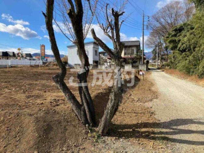 安中市郷原の売地の前面道路含む現地写真