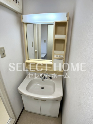 【洗面所】 | コメルスⅤ | 忙しい朝には欠かせない洗面所です