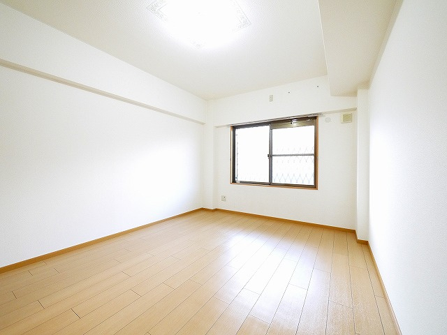 ル・グラン・リヴィエールの内装|スタンダードな洋室です