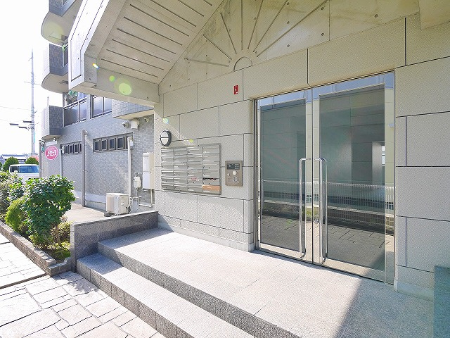 ル・グラン・リヴィエールのエントランス|ゆとりのあるエントランスです