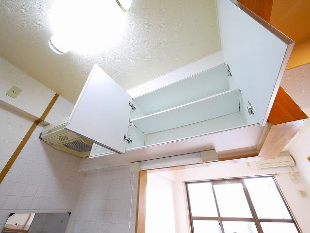 ル・グラン・リヴィエールのキッチン|コンパクトなキッチンで掃除もラクラク