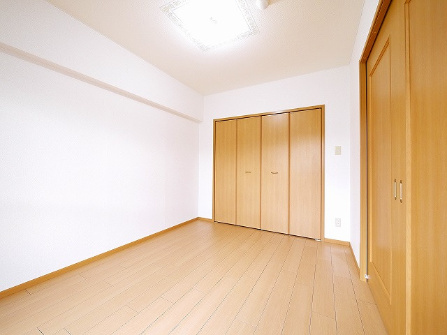 ル・グラン・リヴィエールの寝室|落ち着いて過ごせるお部屋なので、寝室にいかがでしょうか