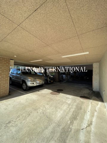 メテオーロ舞浜の駐車場