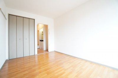 【洋室】 | ヴェルドミール | ※同物件・同タイプの写真です。