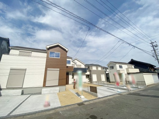 【前面道路含む現地写真】