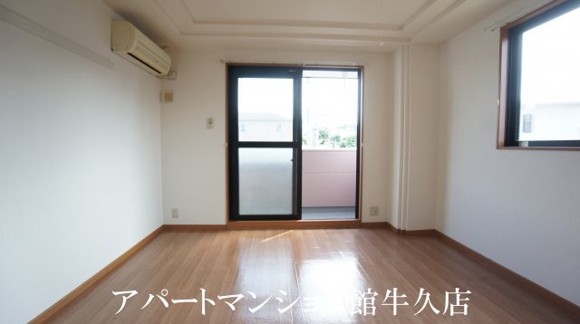 オークヒルズの居間・リビング