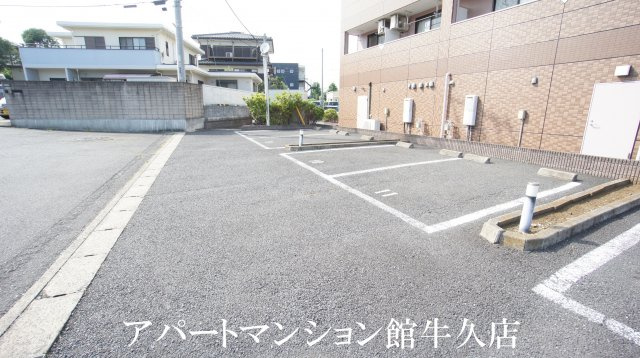 オークヒルズの駐車場