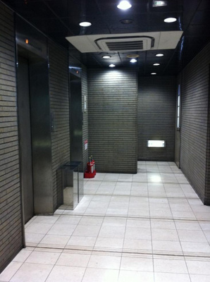 【エントランス】 | 岡崎橋ビル