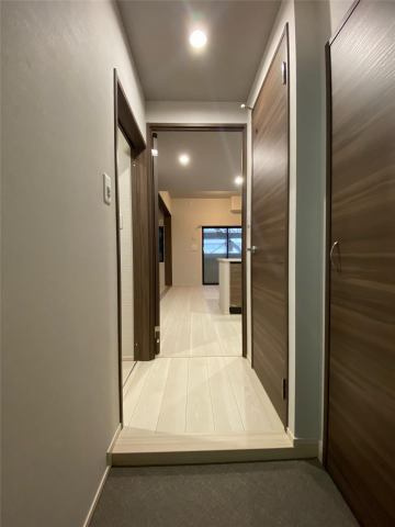 RESIDENCE花畑の玄関|内装イメージです。（間取りによって異なります。）