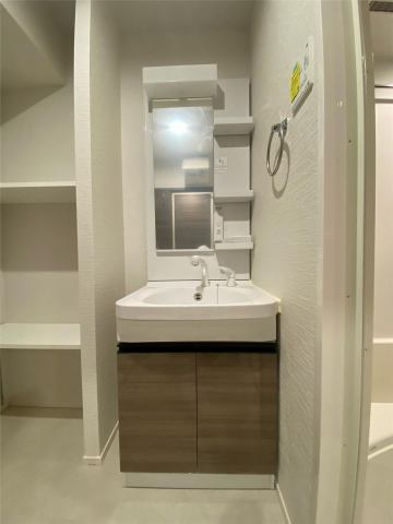 RESIDENCE花畑の独立洗面台|内装イメージです。（間取りによって異なります。）