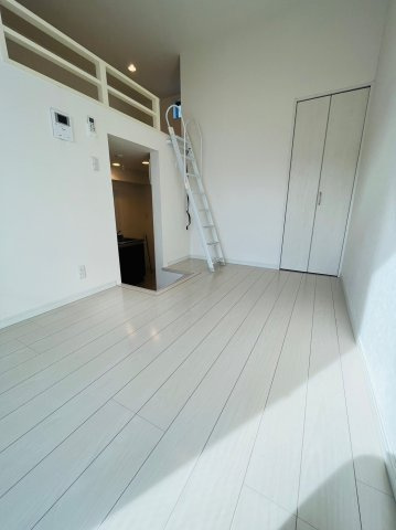 仲介手数料0！！クレア天塚の洋室