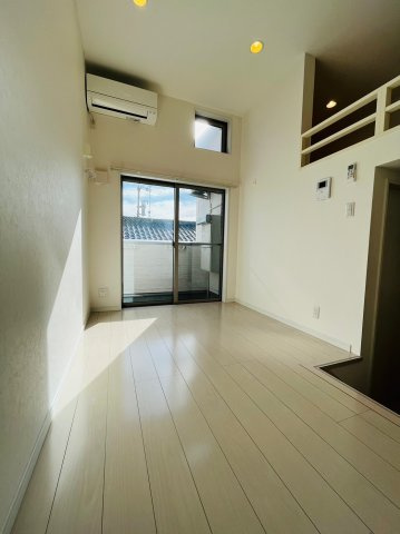 仲介手数料0！！クレア天塚の居間・リビング